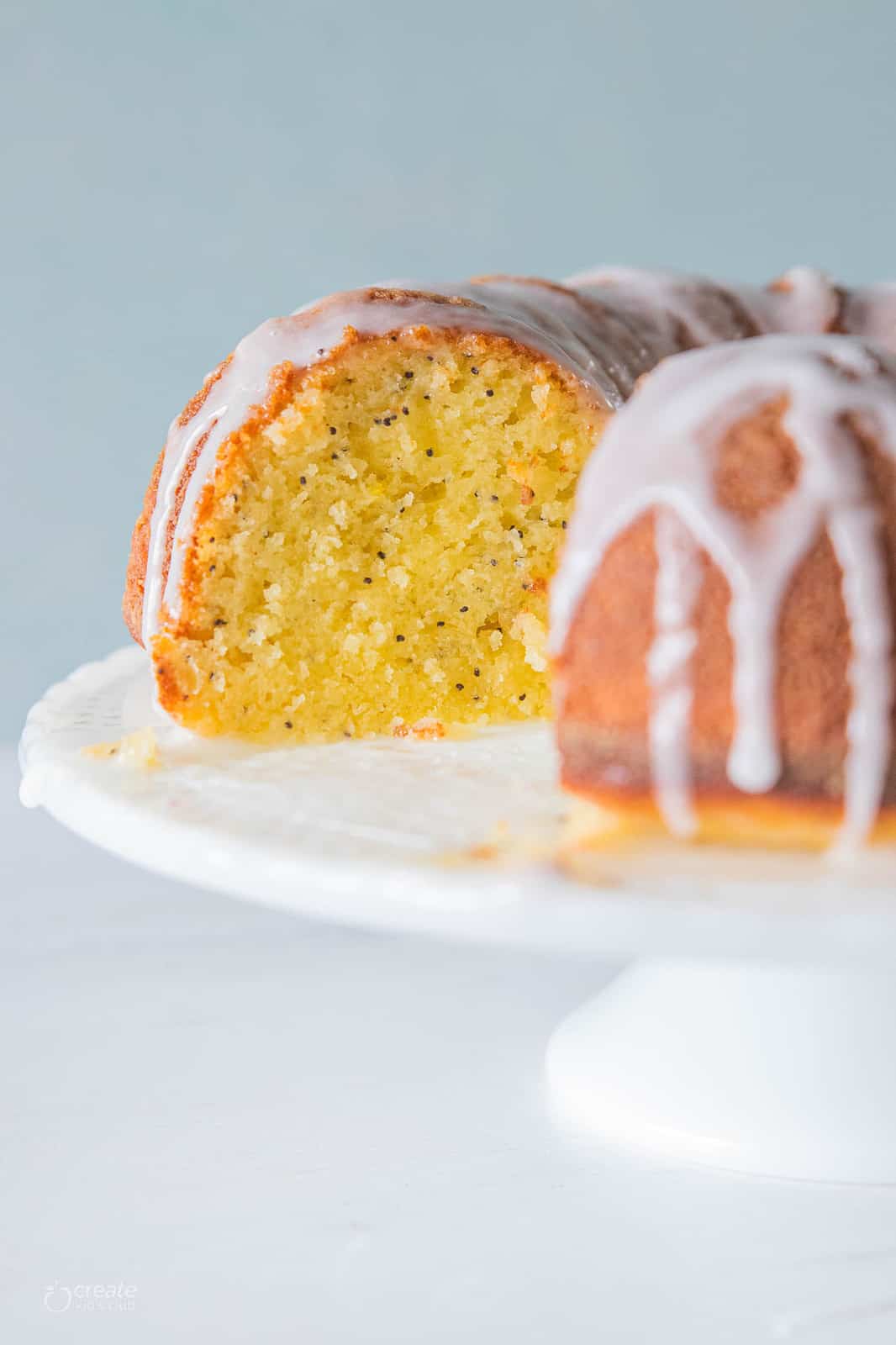 Lemon Poppy Seed Pound Cake by Create Kid's Club // FoodNouveau.com