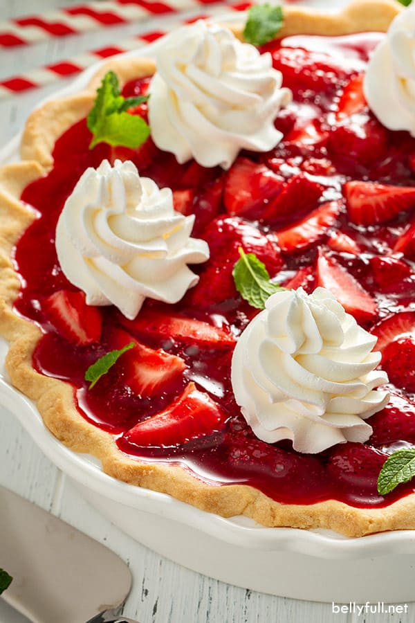 5-Ingredient Strawberry Pie by BellyFull // FoodNouveau.com