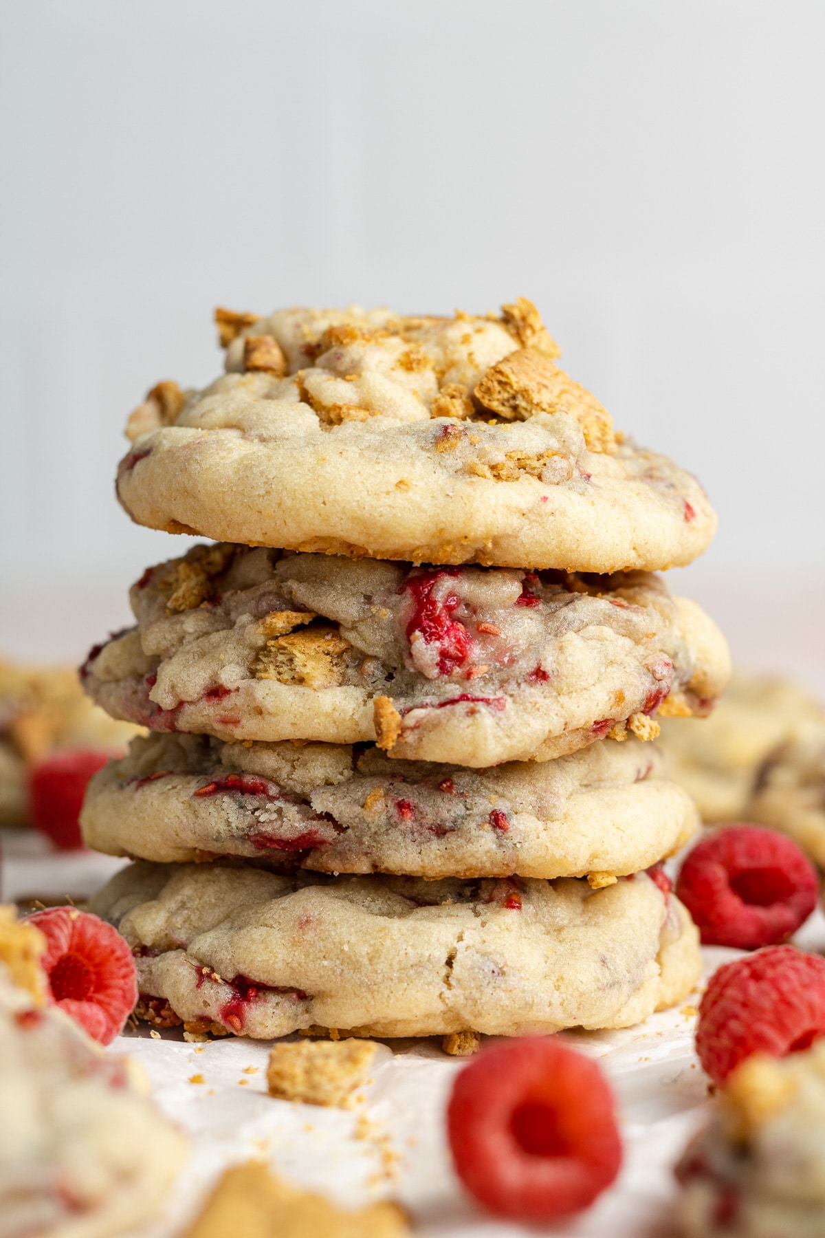 Raspberry Cheesecake Cookies by The Cookie Dough Diaries // FoodNouveau.com