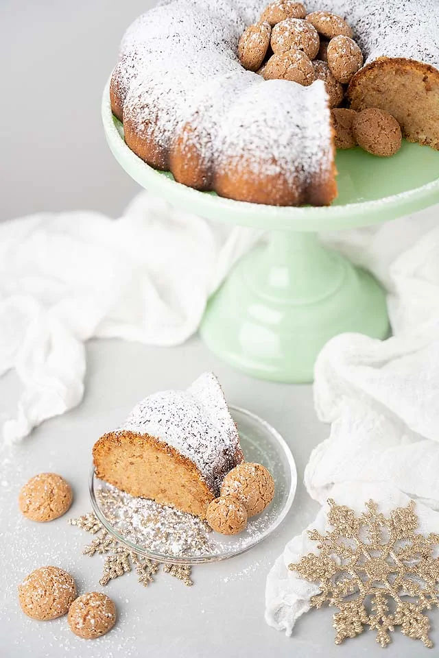 Italian Lemon Ricotta Amaretti Budino Cake by XOXO Bella // FoodNouveau.com