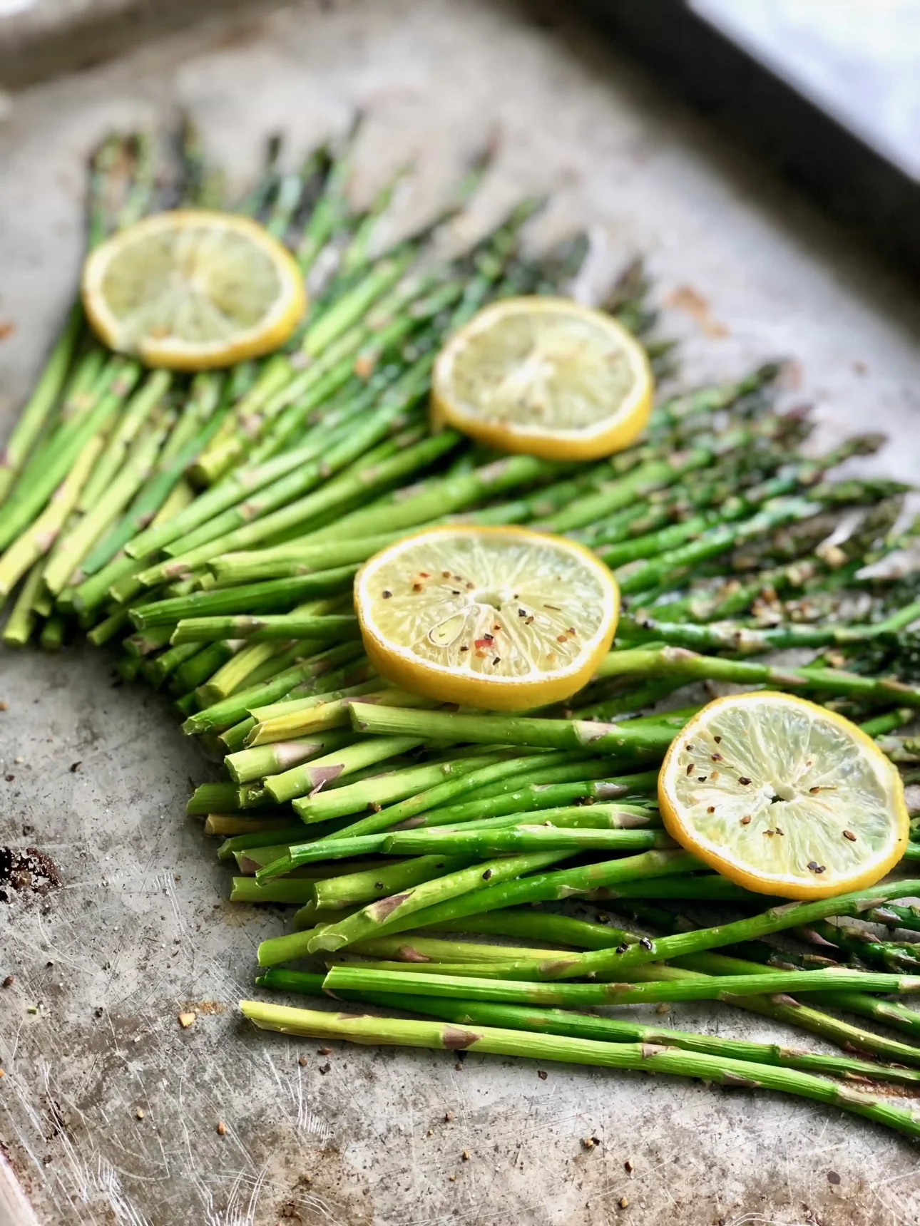 Lemon Butter Asparagus by Quiche My Grits // FoodNouveau.com