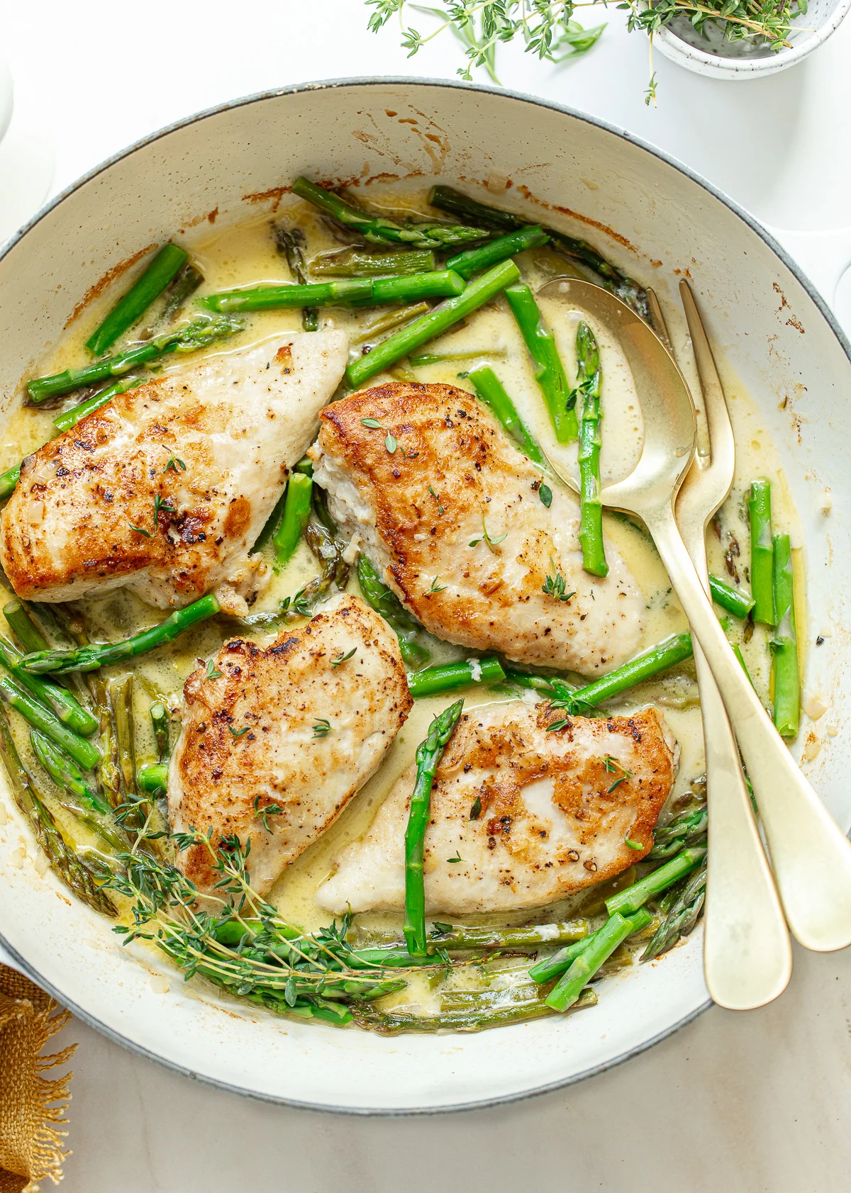 Baked Chicken and Asparagus by Familystyle Food // FoodNouveau.com