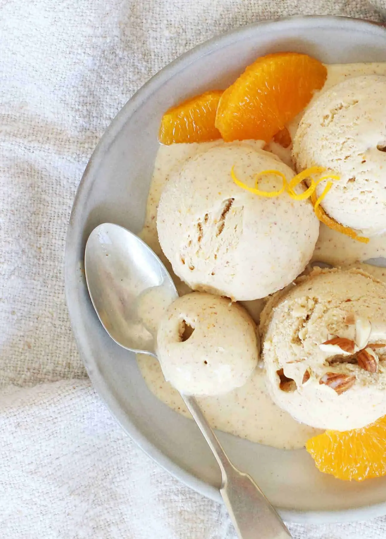 Mandorla e Arancia Gelato // Almond and Orange Gelato // FoodNouveau.com