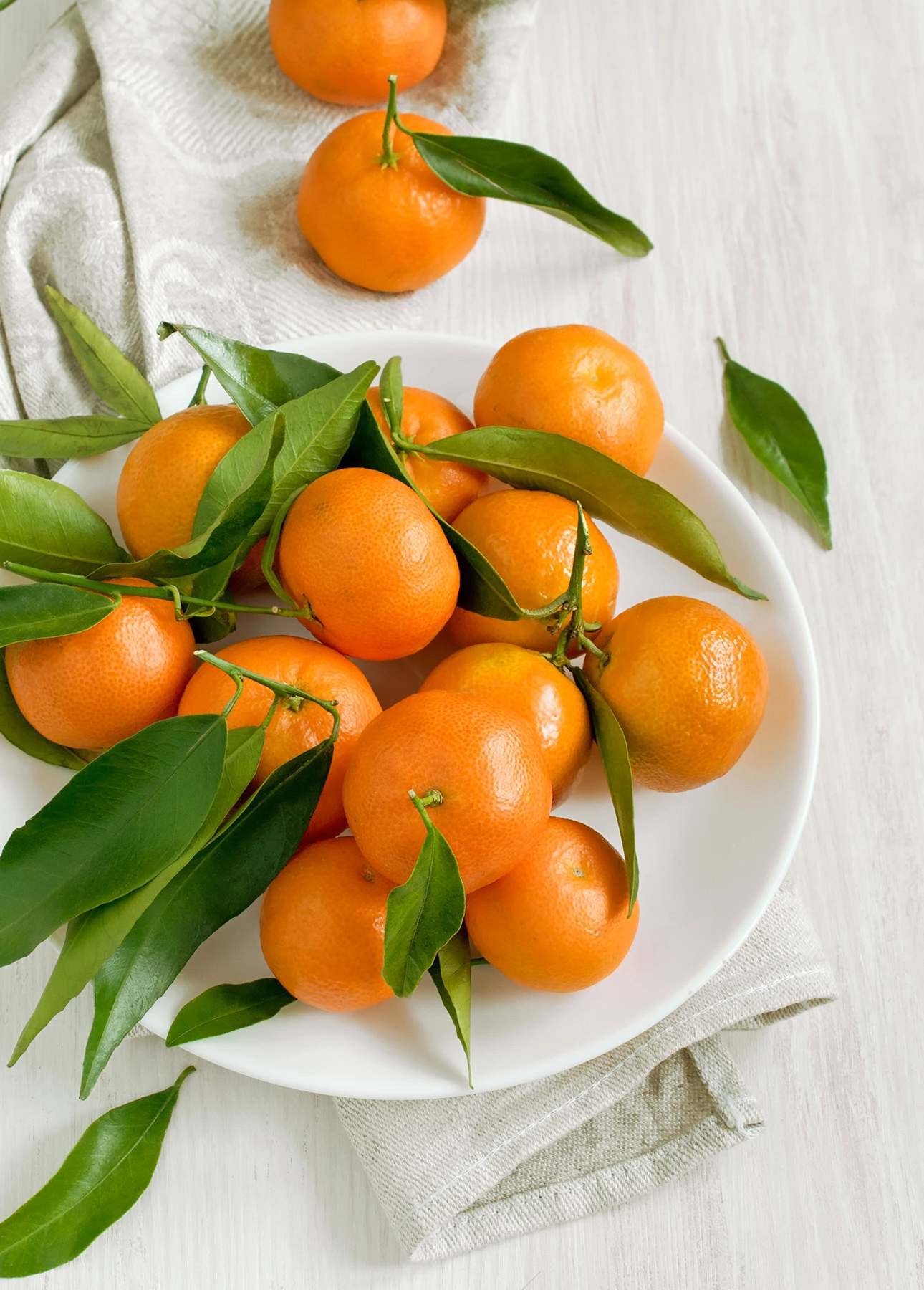 A bowl of fresh clementines // FoodNouveau.com