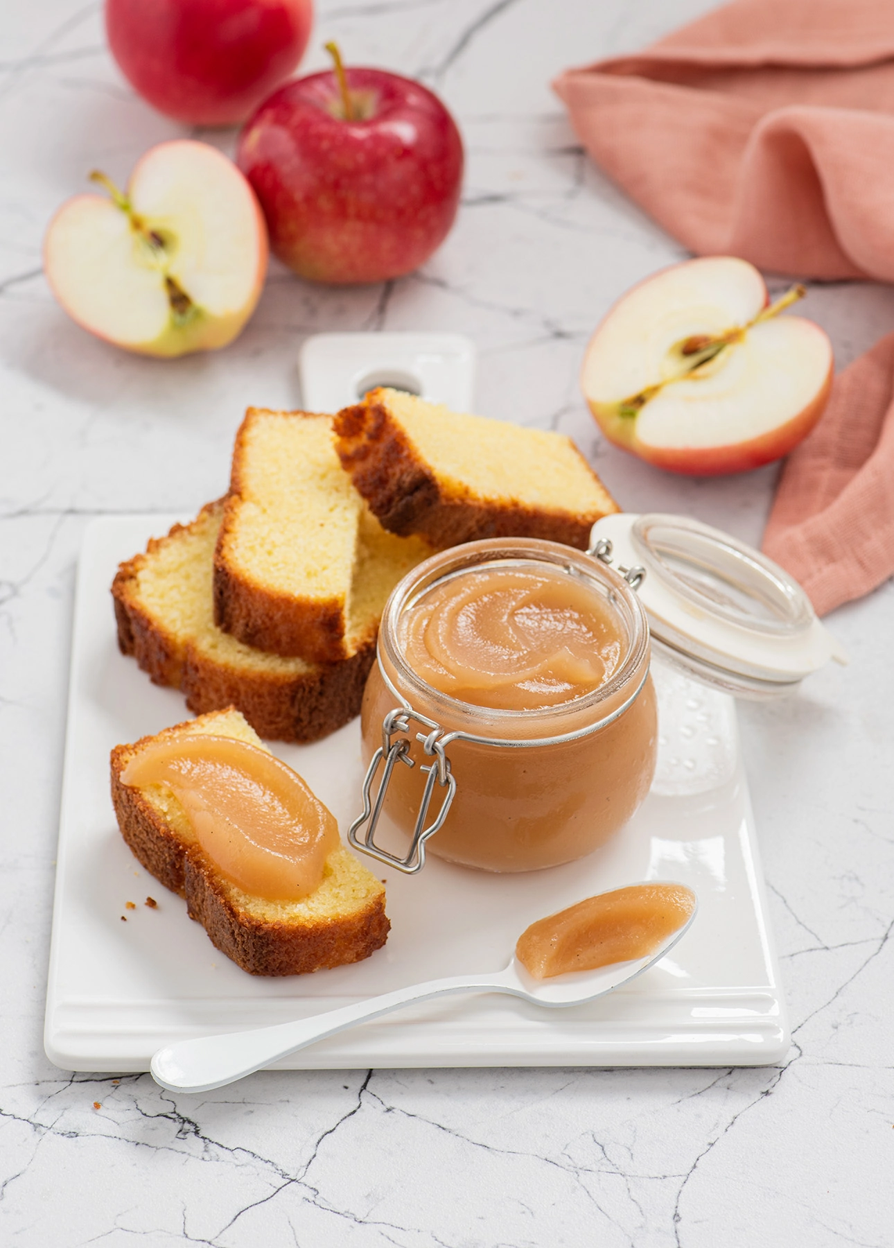 No-Butter Apple Butter (Dairy-Free, Vegan Recipe with How-To Video!) // FoodNouveau.com