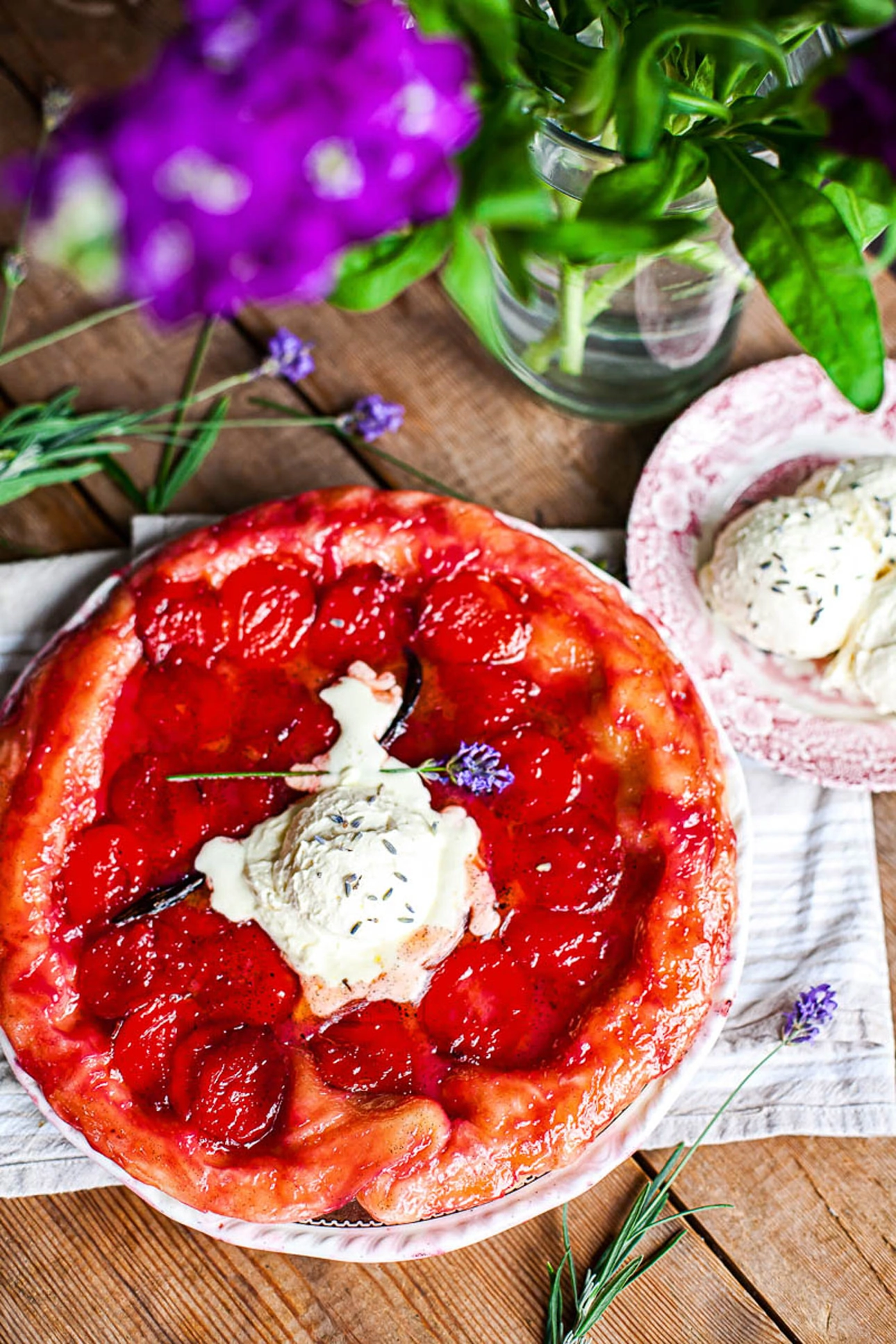 Plum Tarte Tatin by Vikalinka