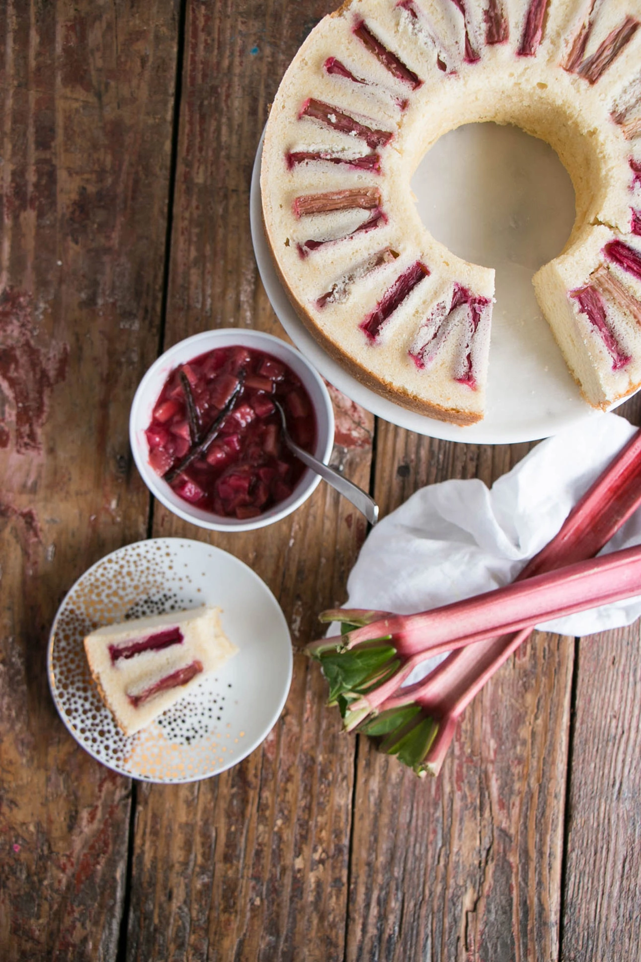 Vanilla Rhubarb Bundt Cake by My Kitchen Love // 15 Rhubarb Dessert Recipes for Spring